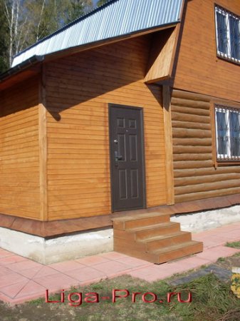 Рисунок козырька и лестницы с перилами на деревянный дом