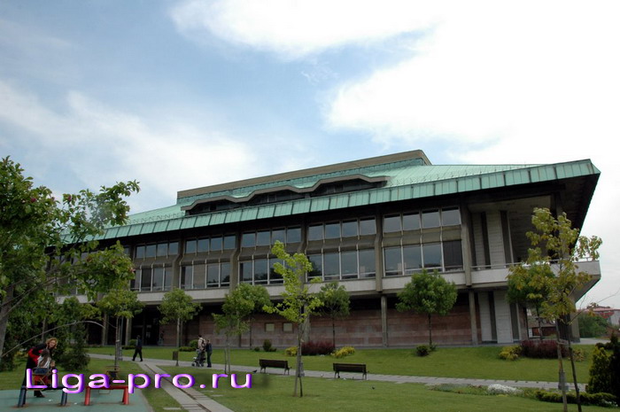 Национальная библиотека Сербии.